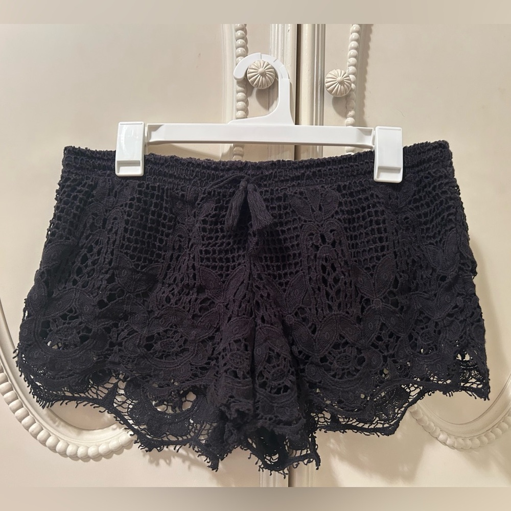 EXPRESS BLACK SHORTS SIZE SMALL